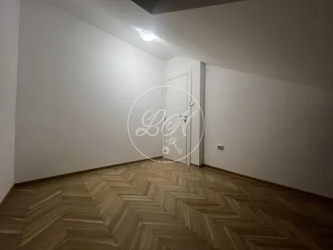 Izdavanje, trosoban stan, 51m², Zemun Centar, Zemun Sve Podlokacije - image 13