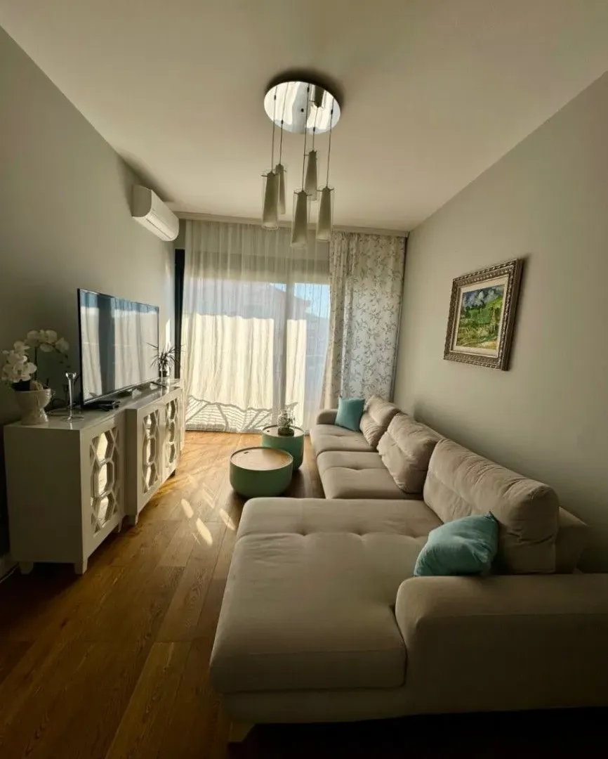 Prodaja, dvosoban stan, 96m², Soho City, Bar