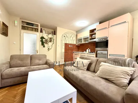 Prodaja, dvosoban stan, 64m², Centar, Podgorica - image 2