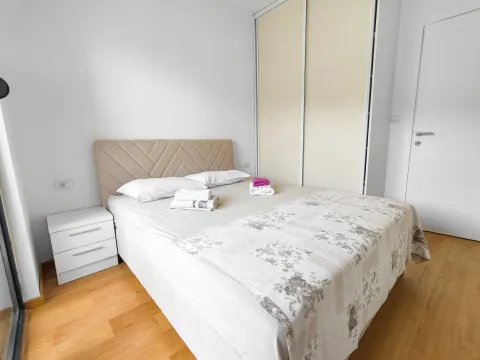 Izdavanje, jednosoban stan, 37m², Bečići, Budva - image 9