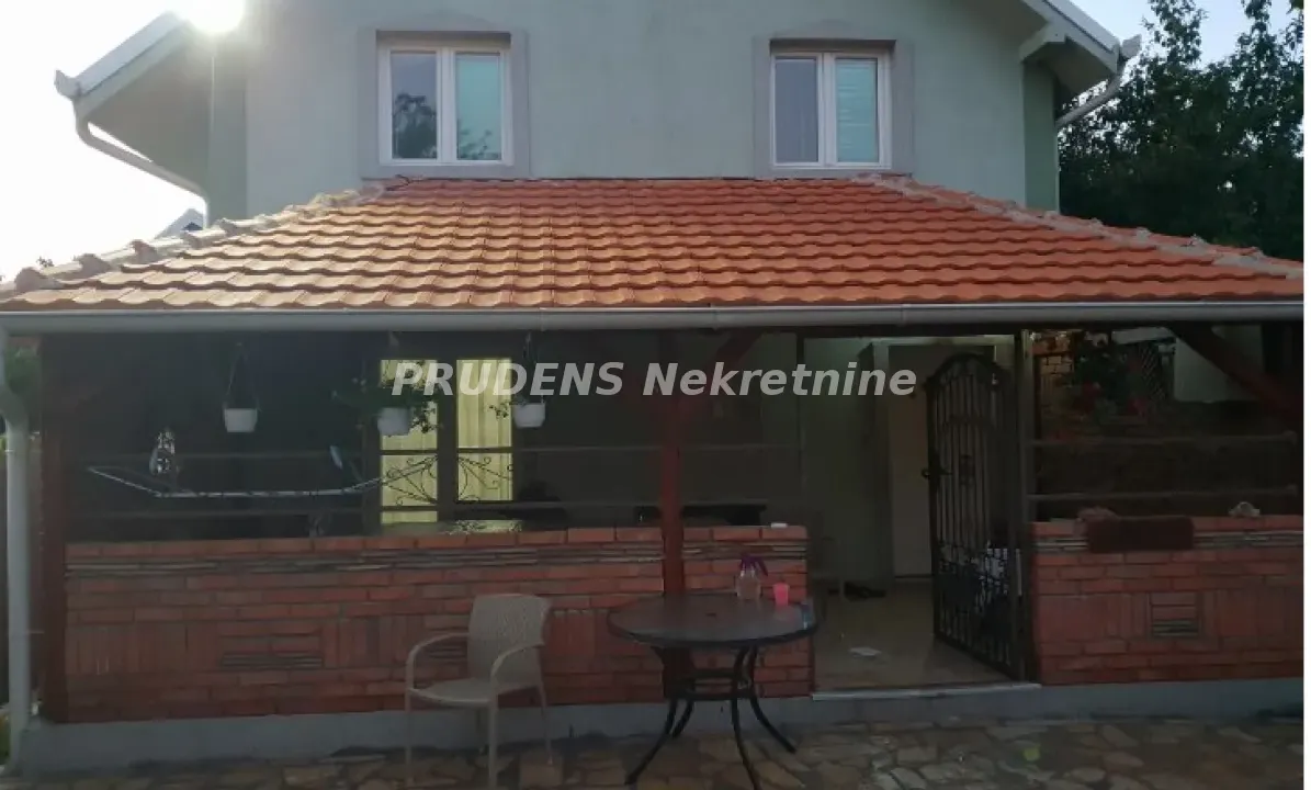 Prodaja, kuća, 450m², Surčin, Beograd