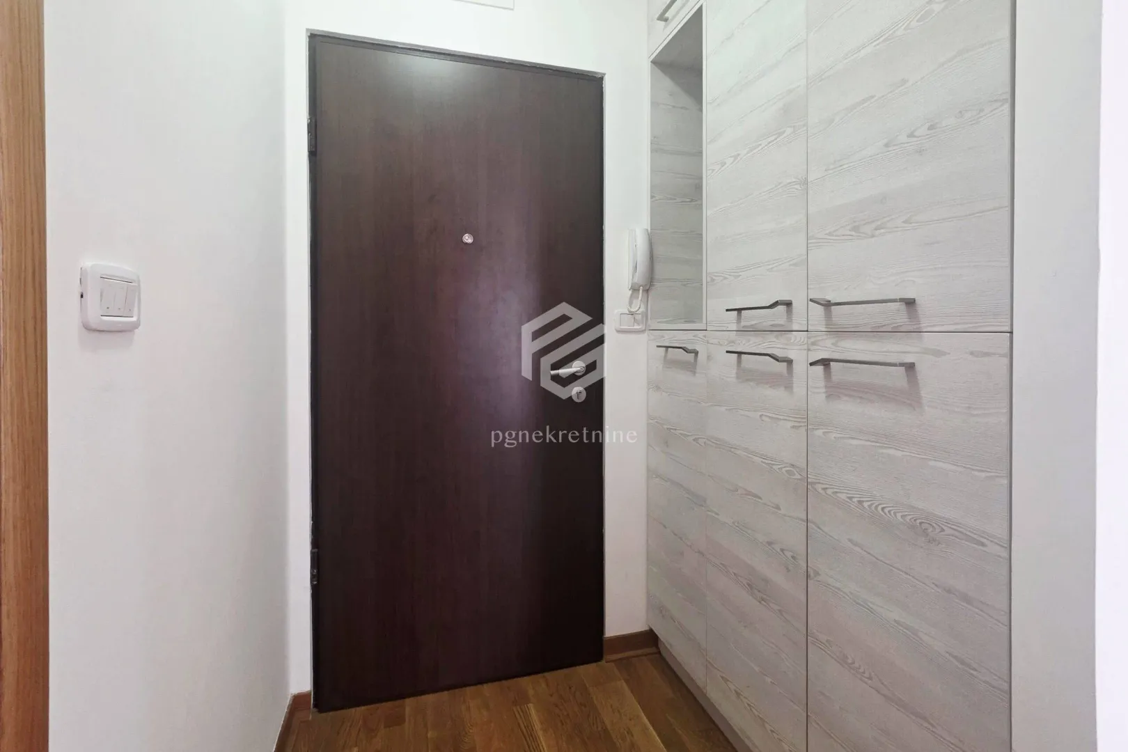 Rent, one bedroom apartment, 43m², City Kvart, Podgorica
