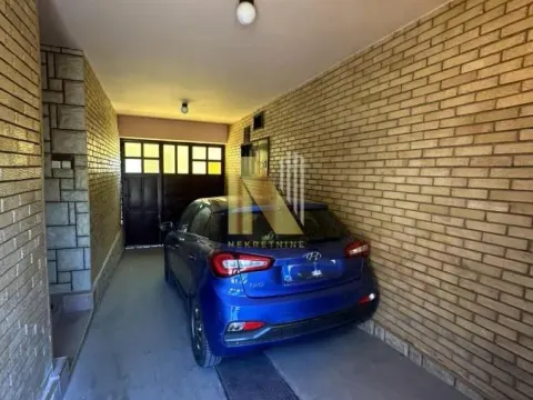 Prodaja, kuća, 175m², Centar, Zrenjanin - image 18