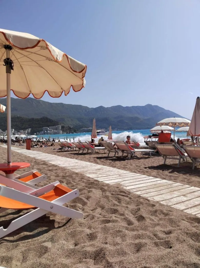 Izdavanje, garsonjera, 30m², Bečići, Budva