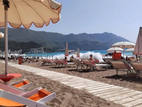 Rent, studio apartment, 30m², Bečići, Budva - image 9