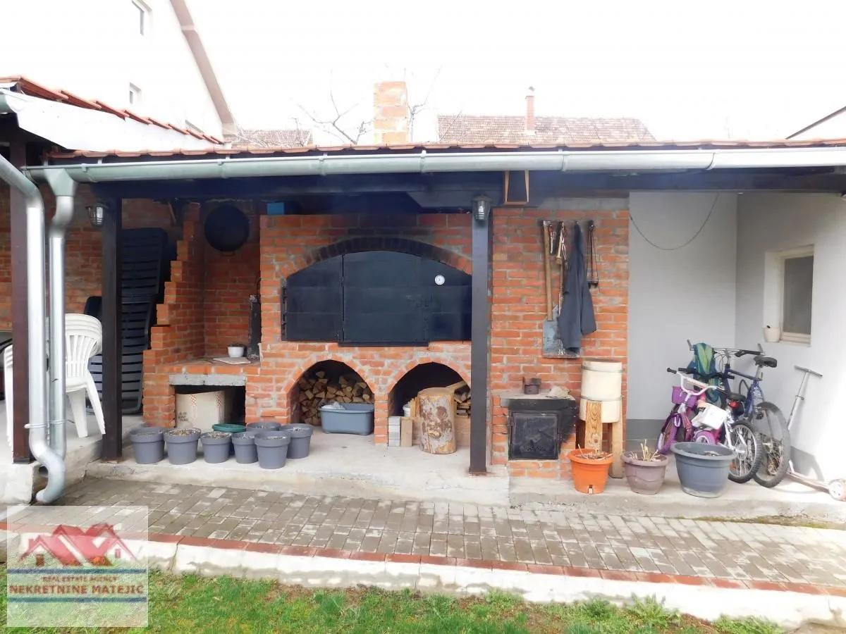 Prodaja, kuća, 250m², Ćava, Kragujevac
