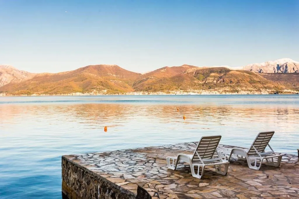 Prodaja, kuća, 240m², Krašići, Tivat