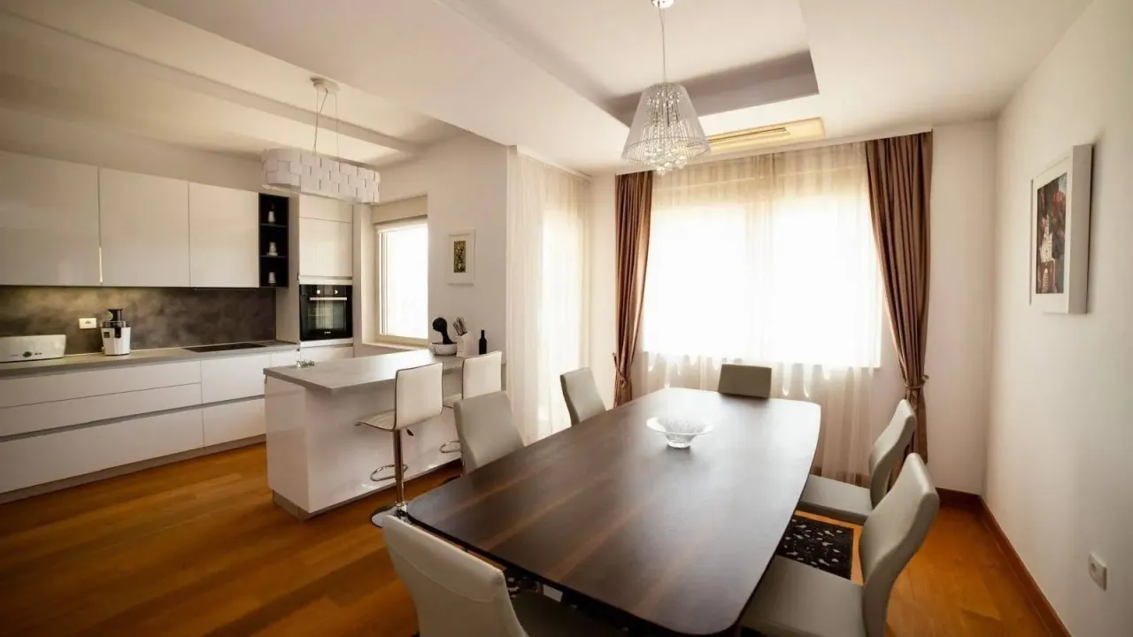 Rent, three bedroom apartment, 152m², Centar, Budva