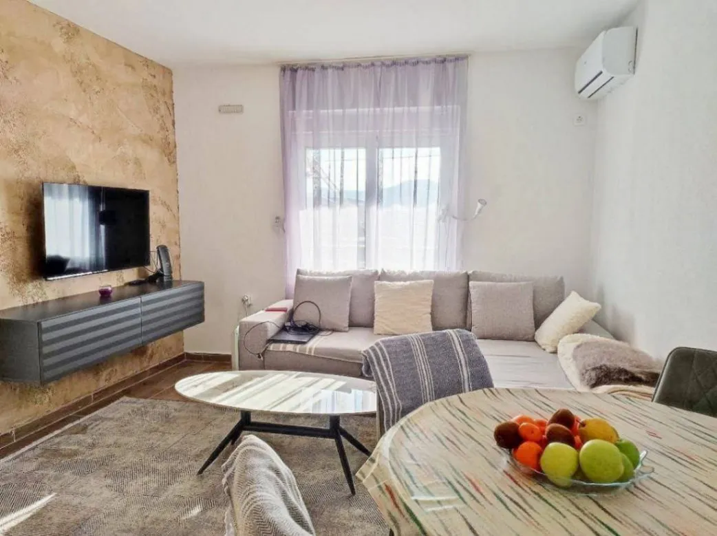 Izdavanje, dvosoban stan, 72m², Popovići, Bar