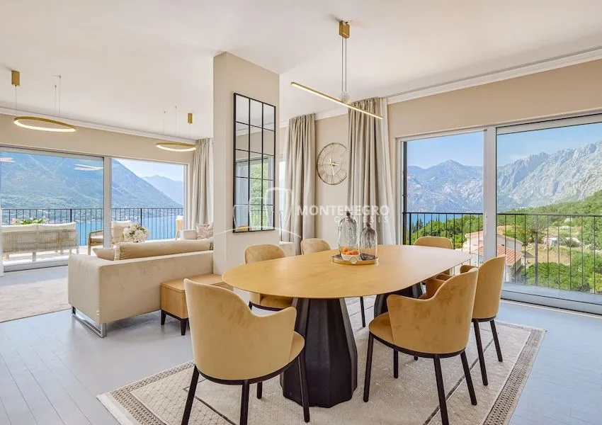 Prodaja, trosoban stan, 158m², Dobrota, Kotor