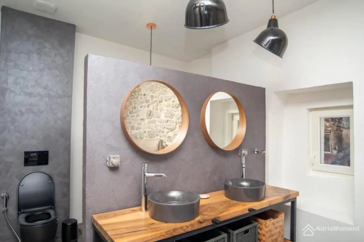 Sale, two bedroom apartment, 108m², Kotor, Crna Gora
