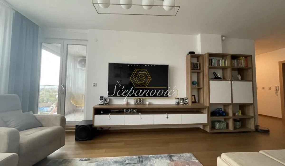 Prodaja, četvorosoban stan, 111m², Bulevar Evrope, Novi Sad Sve Podlokacije