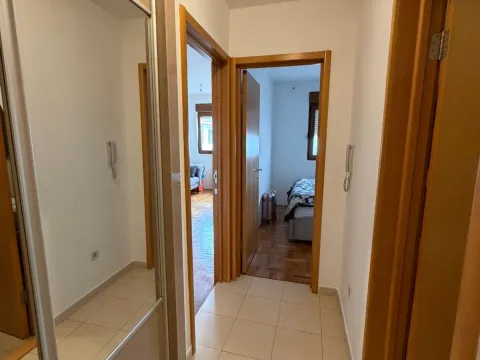 Prodaja, jednosoban stan, 39m², Stari Aerodrom, Podgorica - image 3