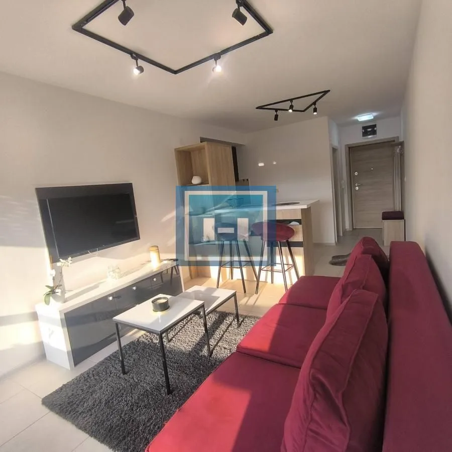 Izdavanje, stan, 37m², Centar, Paraćin