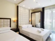 Izdavanje, dvosoban stan, 83m², Bečići, Budva - image 1