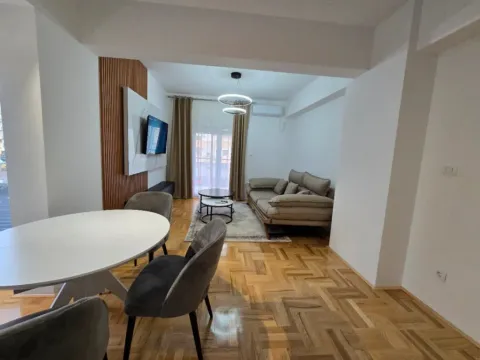 Izdavanje, dvosoban stan, 65m², Tuški Put, Podgorica - image 7