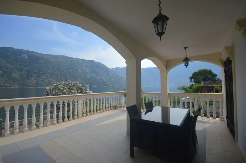 Sale, house, 230m², Stoliv, Kotor