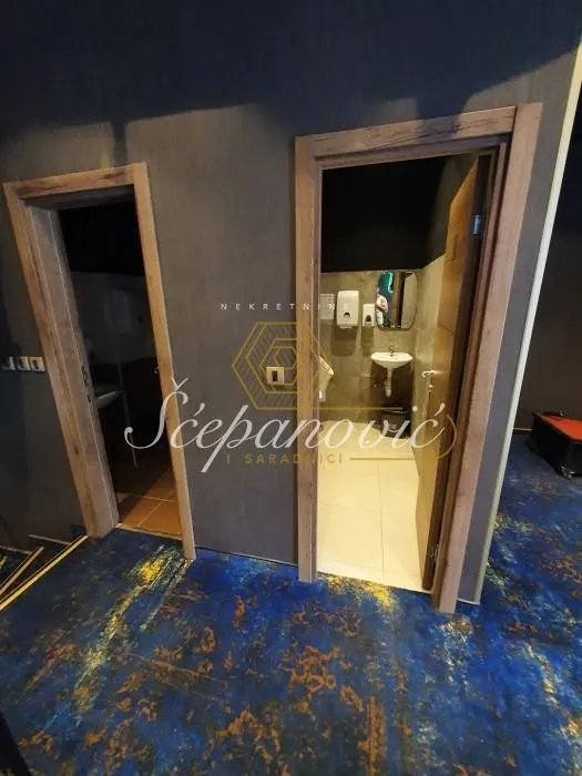 Rent, office space, 239m², Bulevar Oslobodjenja, Novi Sad Sve Podlokacije