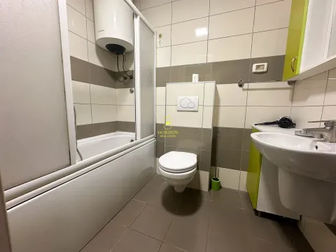 Izdavanje, dvosoban stan, 75m², City Kvart, Podgorica - image 8