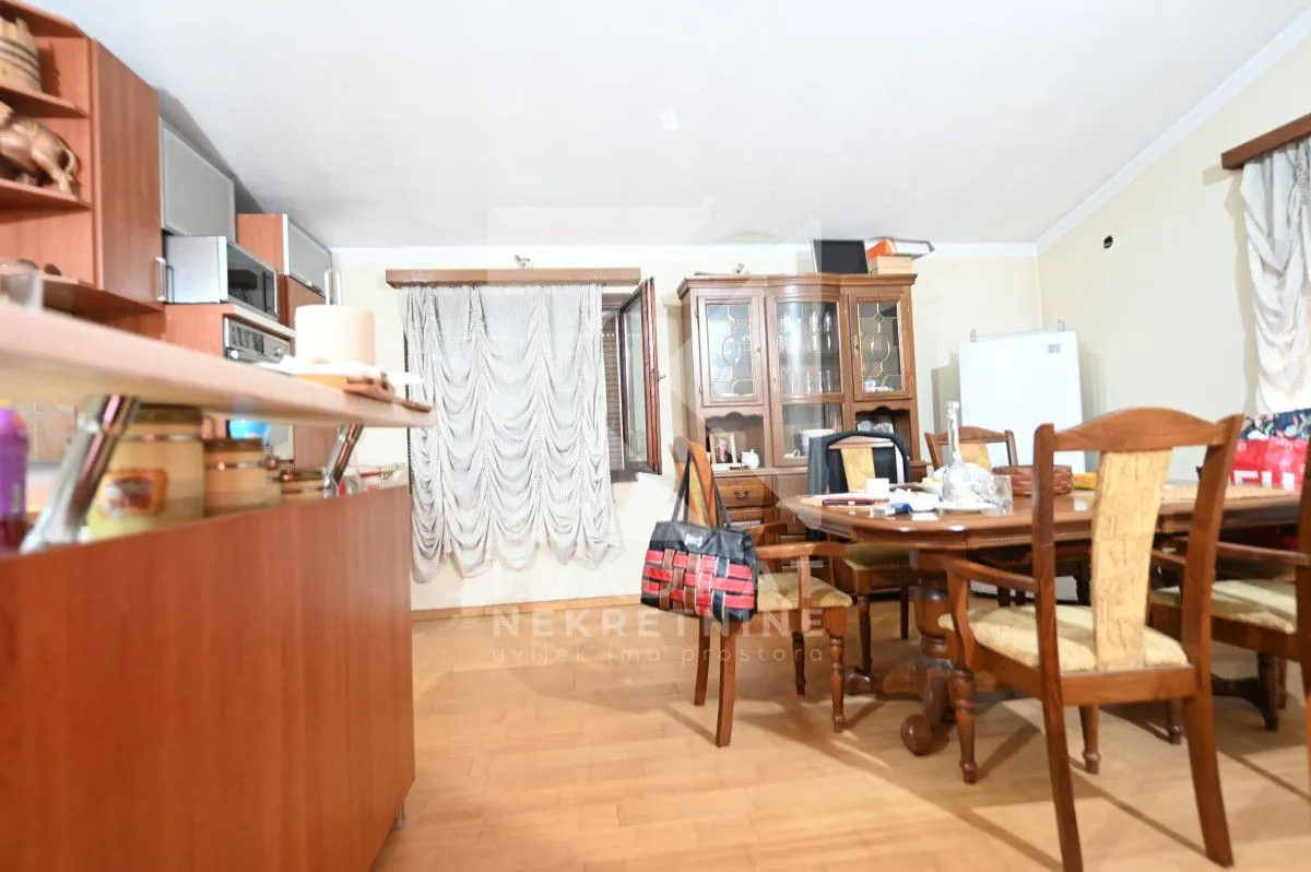 Sale, house, 261m², Dalmatinska ulica, Podgorica