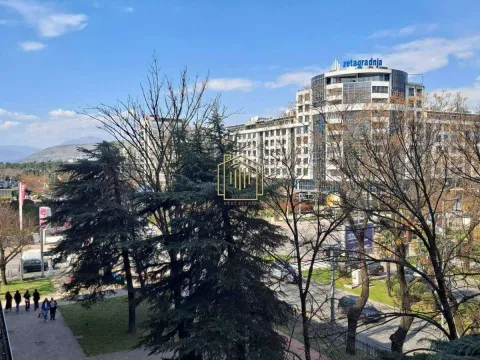 Izdavanje, dvosoban stan, 70m², Preko Morače, Podgorica - image 5