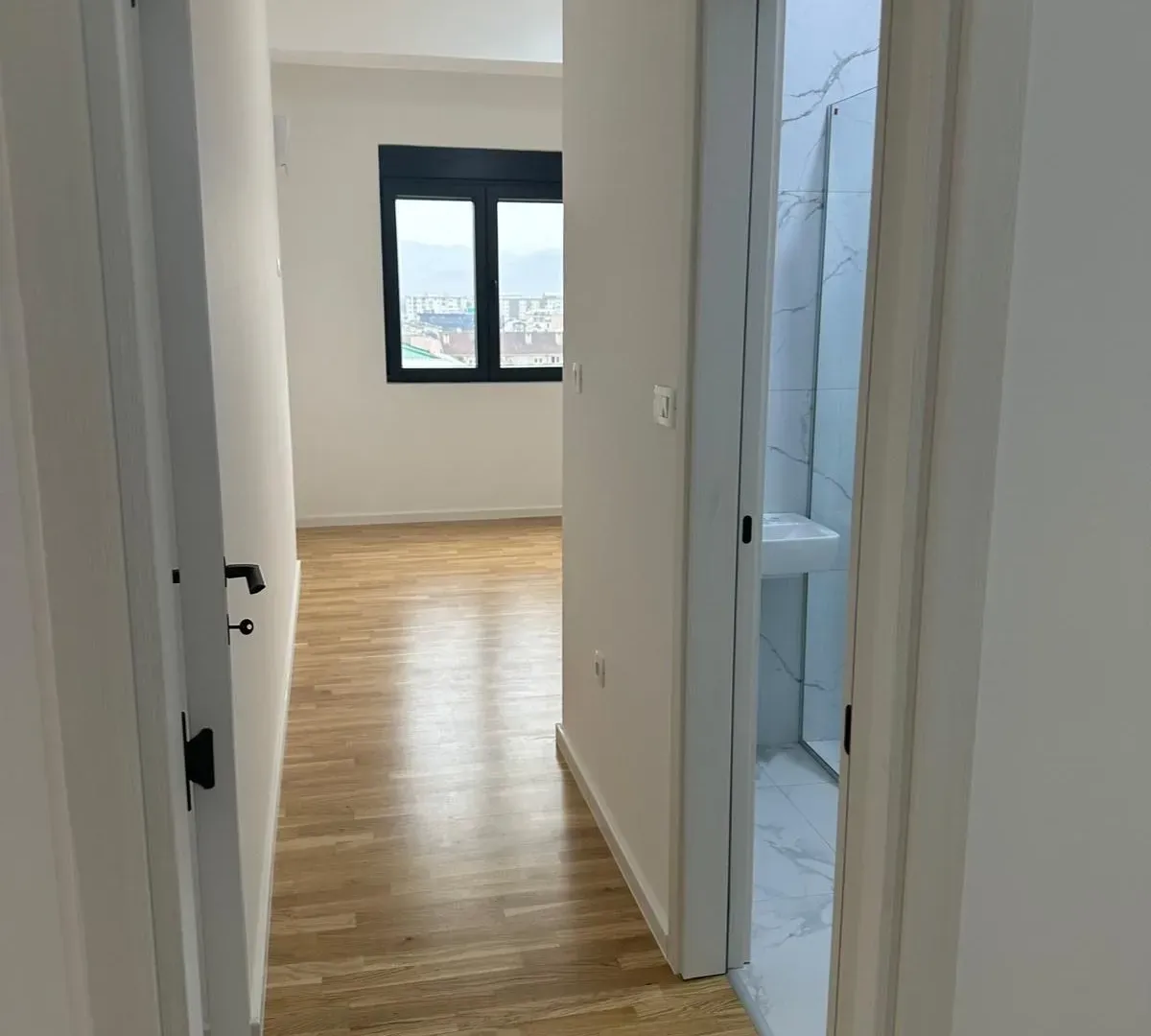 Izdavanje, poslovni prostor, 269m², Stari Aerodrom, Podgorica