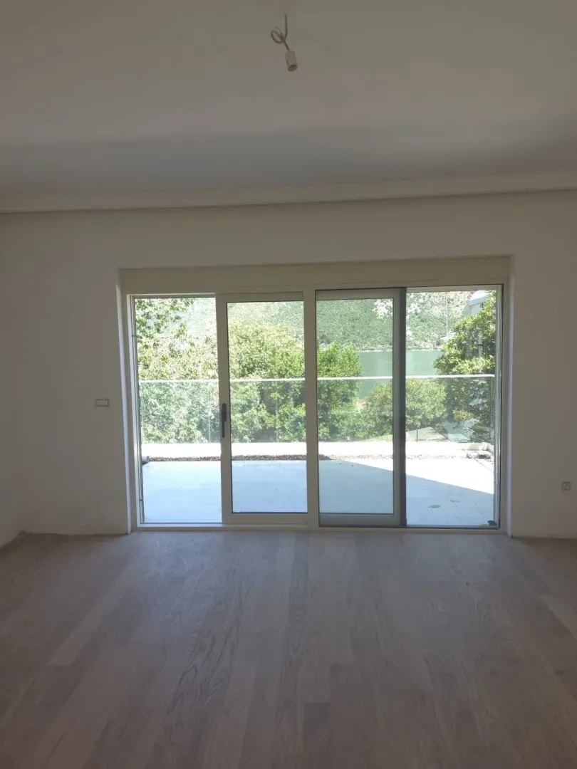 Sale, two bedroom apartment, 85m², Stoliv, Kotor