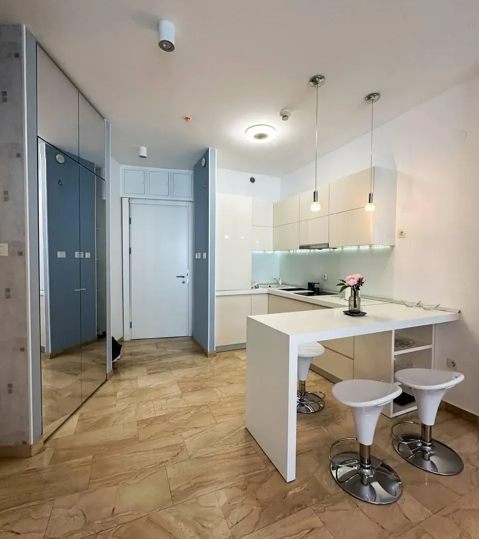 Rent, one bedroom apartment, 64m², Centar, Budva