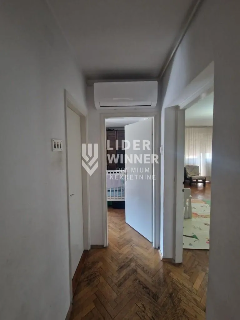 Prodaja, trosoban stan, 77m², Čubura, Beograd