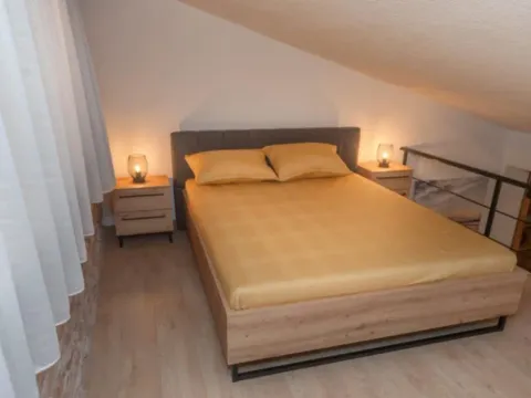 Rent, apartment, 38m², Centar, Bar - image 4