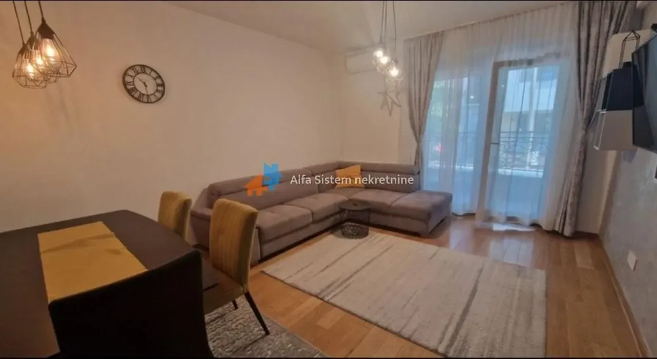 Izdavanje, trosoban stan, 72m², Lekino Brdo, Voždovac Sve Podlokacije
