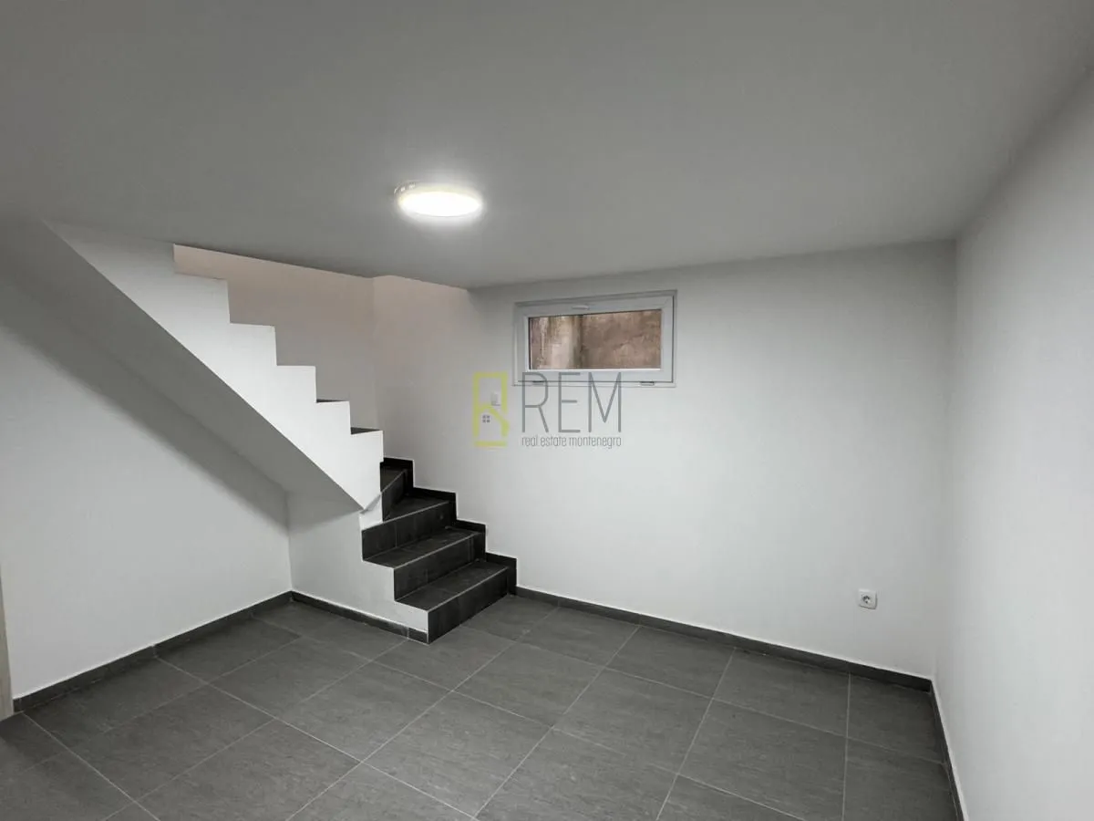 Rent, office space, 50m², Lepa Kata, Podgorica