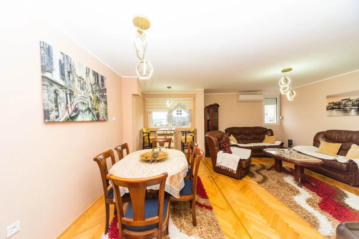 Izdavanje, dvosoban stan, 70m², Blok 5, Podgorica