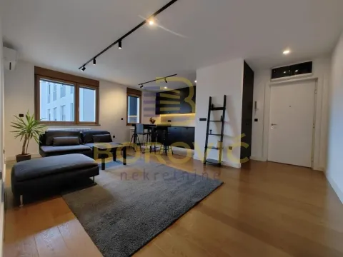Izdavanje, trosoban stan, 70m2, Južni Bulevar, Vračar, Beograd Izdavanje, trosoban stan, 70m2, Južni Bulevar, Vračar, Beograd