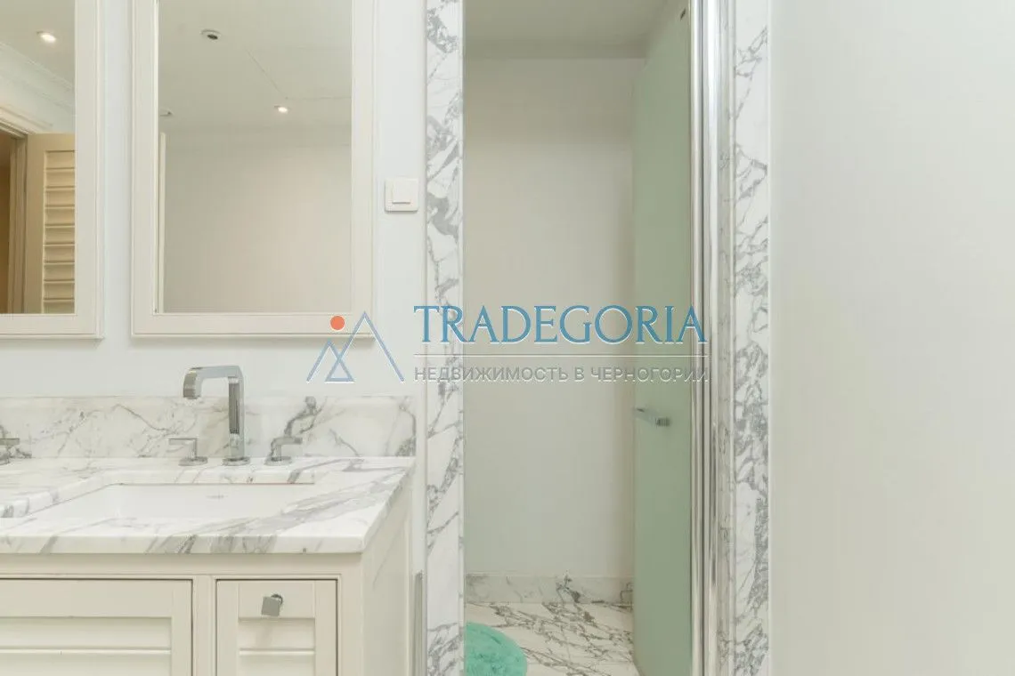 Prodaja, dvosoban stan, 122m², Tivat, Crna Gora