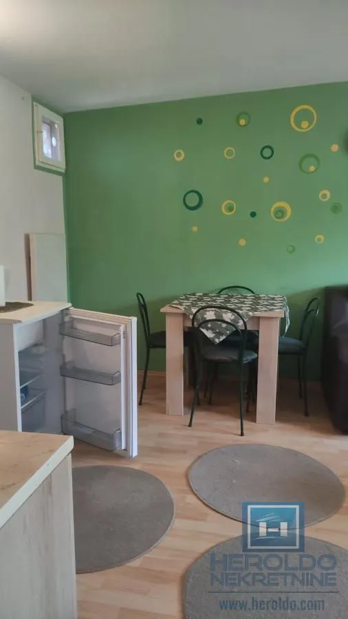Izdavanje, garsonjera, 27m², Centar, Jagodina