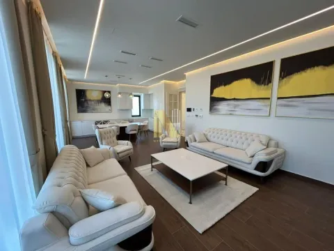 Izdavanje, četvorosoban stan, 116m², Novi Sad, Srbija - image 2