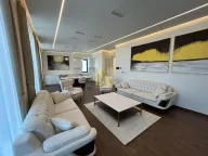 Izdavanje, četvorosoban stan, 116m², Novi Sad, Srbija - image 2