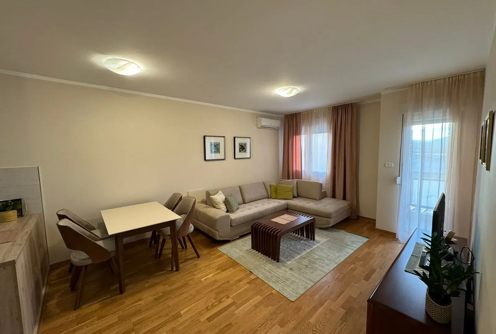 Izdavanje, dvosoban stan, 65m², City Kvart, Podgorica