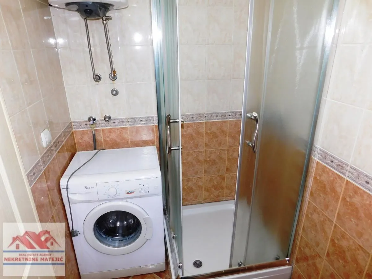 Izdavanje, jednosoban stan, 33m², Centar, Kragujevac