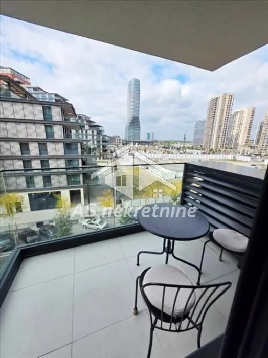 Izdavanje, trosoban stan, 86m², Savski Venac, Beograd