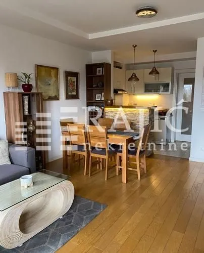 Rent, four bedroom apartment, 103m², Novi Beograd Sve Podlokacije, Beograd