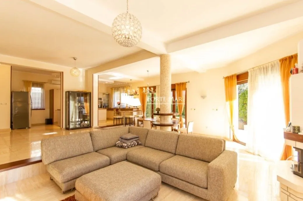 Prodaja, kuća, 330m², Đenovići, Herceg Novi