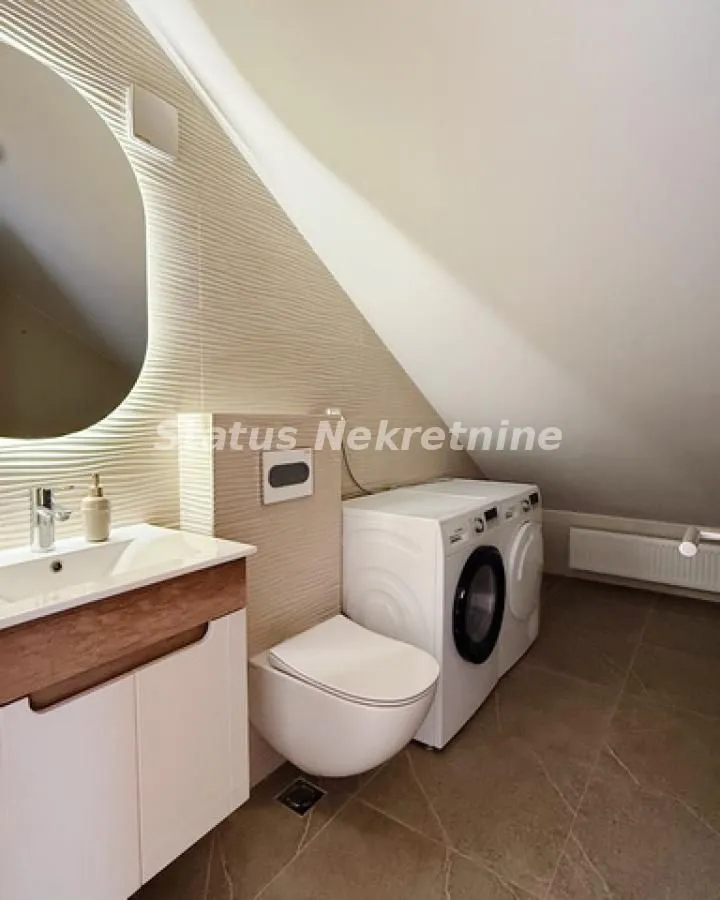 Prodaja, stan, 112m², Centar, Novi Sad