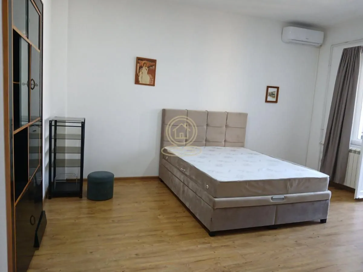Izdavanje, dvosoban stan, 78m², Stari Grad, Beograd