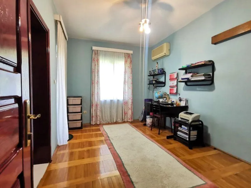 Sale, house, 489m², Zagorič, Podgorica