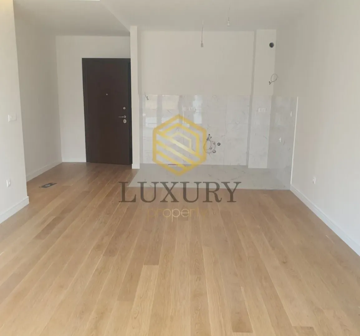 Izdavanje, dvosoban stan, 82m², Preko Morače, Podgorica