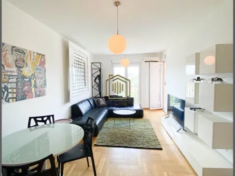 Izdavanje, dvosoban stan, 65m², Podgorica, Crna Gora - image 2