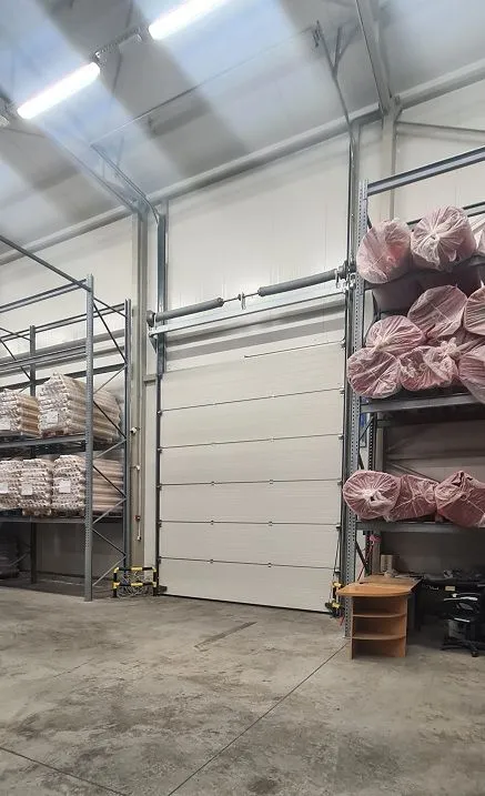 Izdavanje, poslovni prostor, 950m², Zemun Sve Podlokacije, Beograd