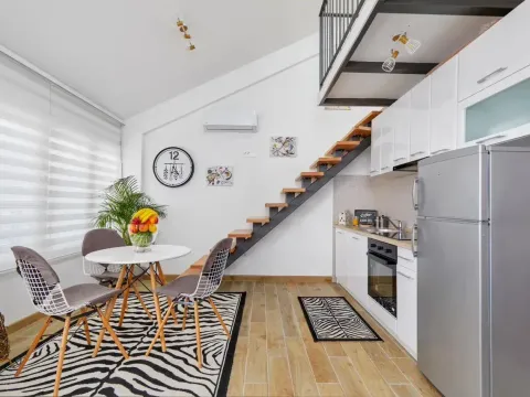 Izdavanje, stan, 50m², Tivat, Crna Gora - image 3